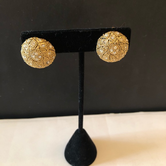 CLIP Earrings. Three Pairs. - Picture 5 of 7